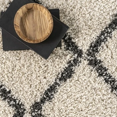 NuLOOM Michelle Diamond Trellis Tassel Area Rug 7 NuLOOM Michelle Diamond Trellis Tassel Area Rug - Image 5