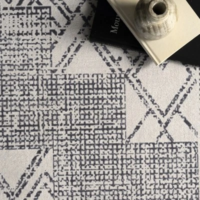 NuLOOM Mia Machine Washable Geometric Medallion Area Rug 7 NuLOOM Mia Machine Washable Geometric Medallion Area Rug - Image 5