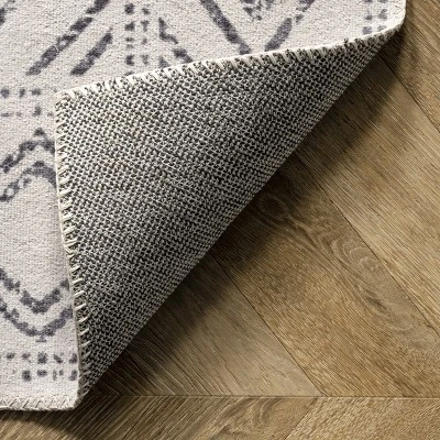 NuLOOM Mia Machine Washable Geometric Medallion Area Rug 8 NuLOOM Mia Machine Washable Geometric Medallion Area Rug - Image 6