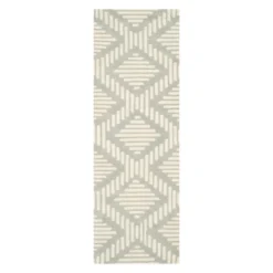 Becky Geometric Tufted Accent Rug - Safavieh -Home Improvement Store GUEST 3b66a65c 9a7a 4c91 8705 ebf0e8733392