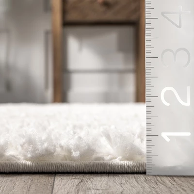 NuLOOM Akia Lattice High/Low Tassel Aea Rug 4 NuLOOM Akia Lattice High/Low Tassel Aea Rug - Image 2