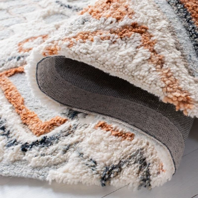 Casablanca CSB618 Hand Tufted Moroccan Shag Area Rug - Safavieh 6 Casablanca CSB618 Hand Tufted Moroccan Shag Area Rug - Safavieh - Image 4