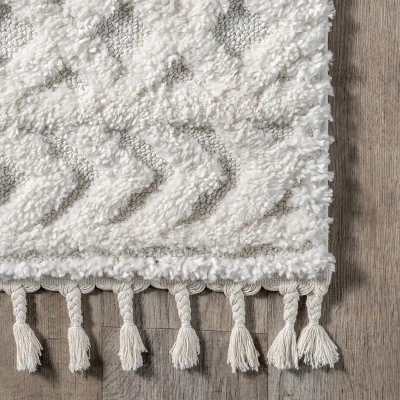 NuLOOM Akia Lattice High/Low Tassel Aea Rug 6 NuLOOM Akia Lattice High/Low Tassel Aea Rug - Image 4