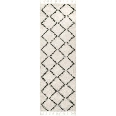 NuLOOM Michelle Diamond Trellis Tassel Area Rug 12 NuLOOM Michelle Diamond Trellis Tassel Area Rug - Image 10
