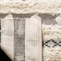 Ashlee Geometric Design Woven Rug - Safavieh -Home Improvement Store GUEST dfae655e b7d3 49ee b1ee 6266f98ee119