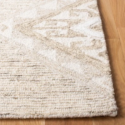 Casablanca CSB775 Hand Tufted Area Rug - Safavieh 4 Casablanca CSB775 Hand Tufted Area Rug - Safavieh - Image 2